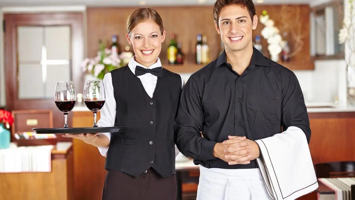 Why the Restaurant Job Boom in Canada?